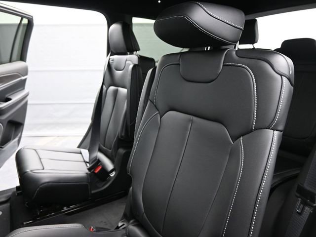 New 2026 Jeep Grand Cherokee L Limited image 15