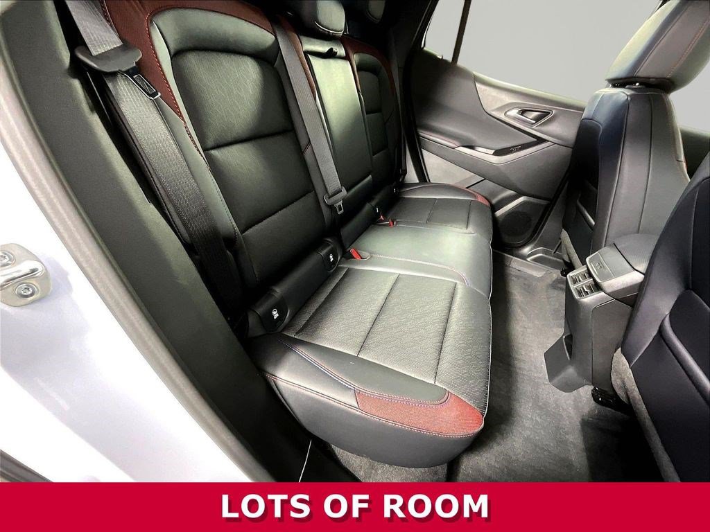 Used 2026 Chevrolet Equinox RS FWD image 23
