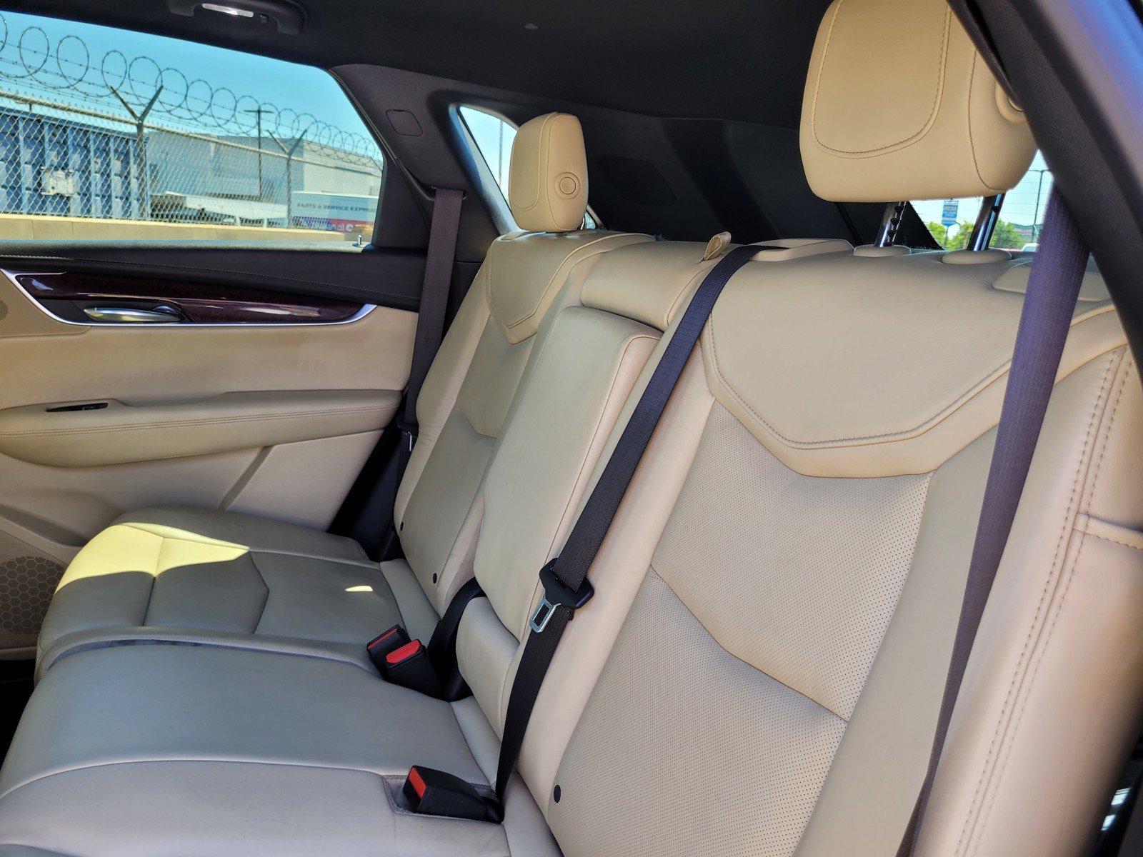 Used 2017 Cadillac XT5 Luxury w/ Driver Awareness Package FWD image 13
