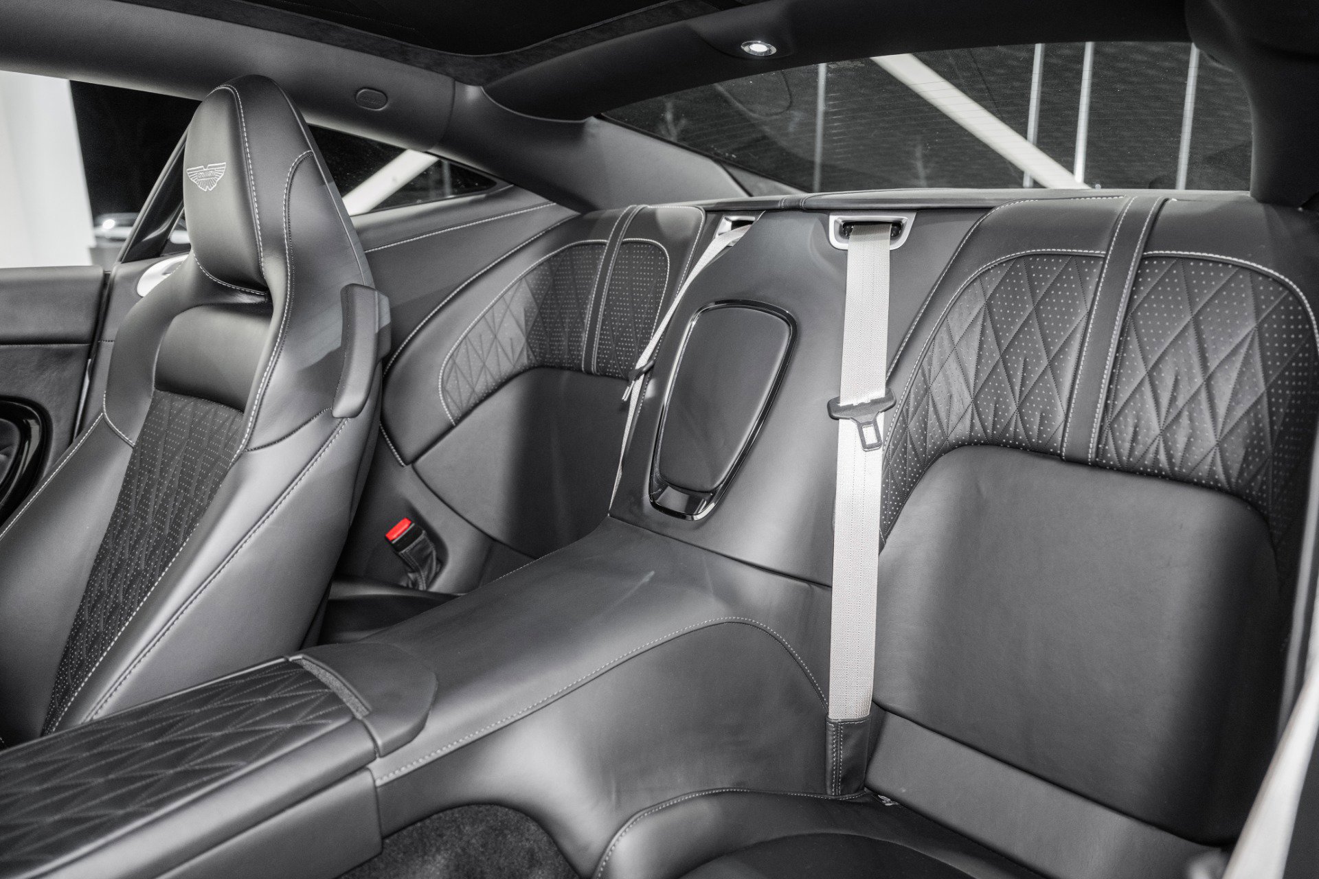 Used 2024 Aston Martin DB12 V8 image 14