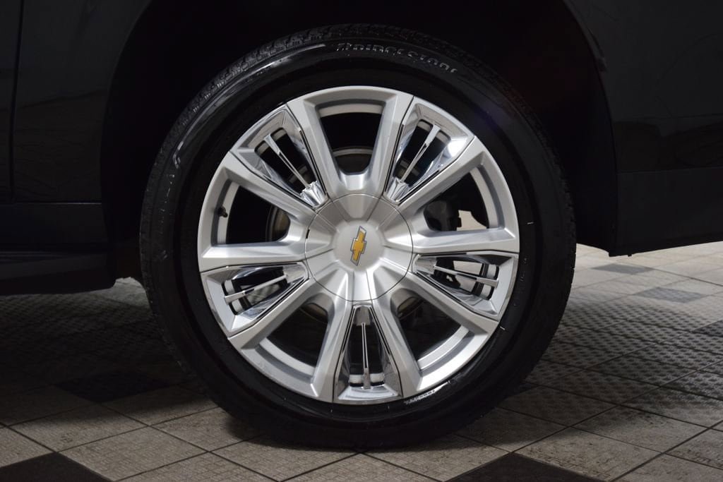 Used 2023 Chevrolet Suburban High Country AWD/4WD image 24