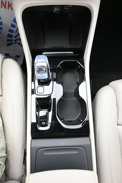 Used 2025 Volvo XC40 B5 Ultra w/ Climate Package AWD/4WD image 11