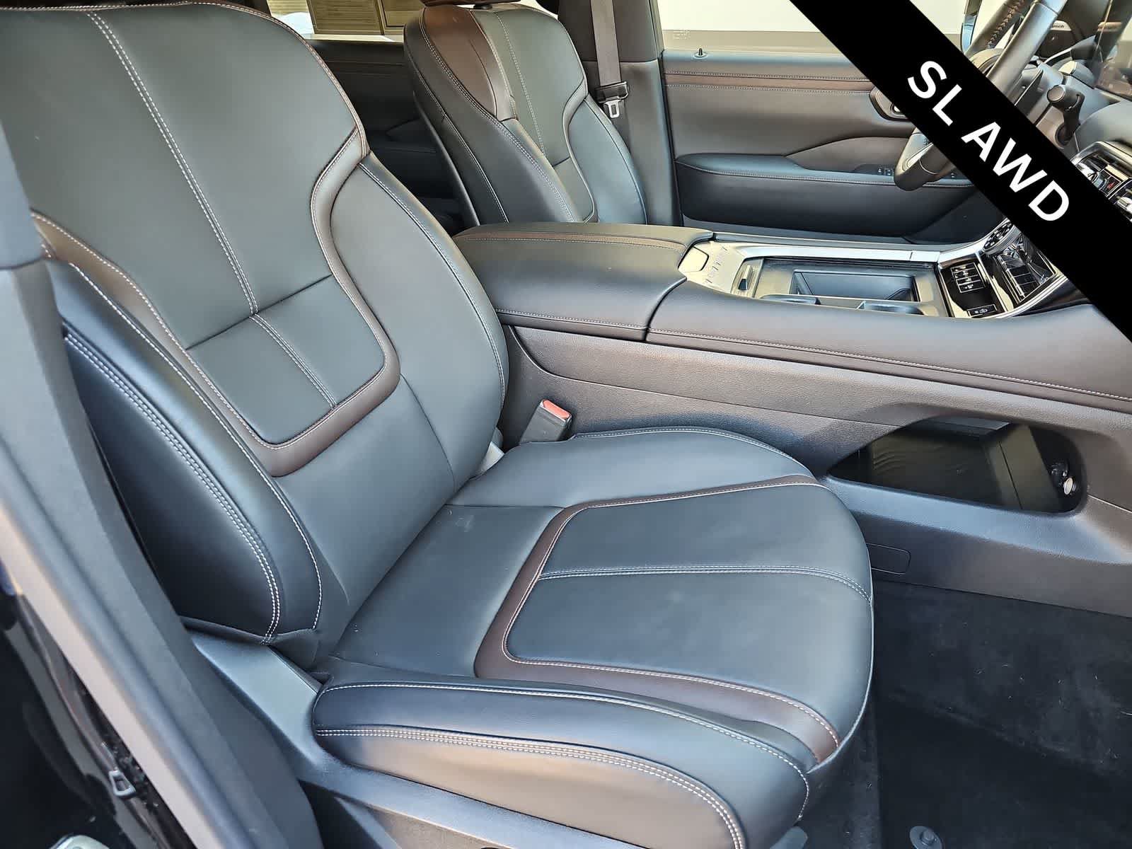 Used 2025 Nissan Armada SL AWD/4WD image 18
