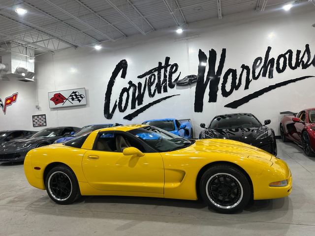 Used 2004 Chevrolet Corvette Coupe w/ Roof Package image 10
