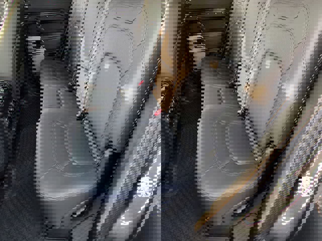 Used 2024 Land Rover Defender 130 S image 20