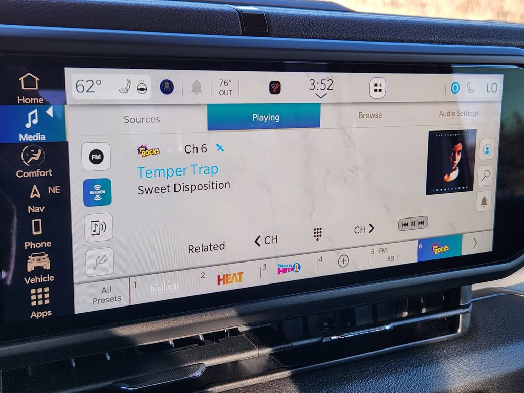 New 2025 Jeep Gladiator Willys image 12