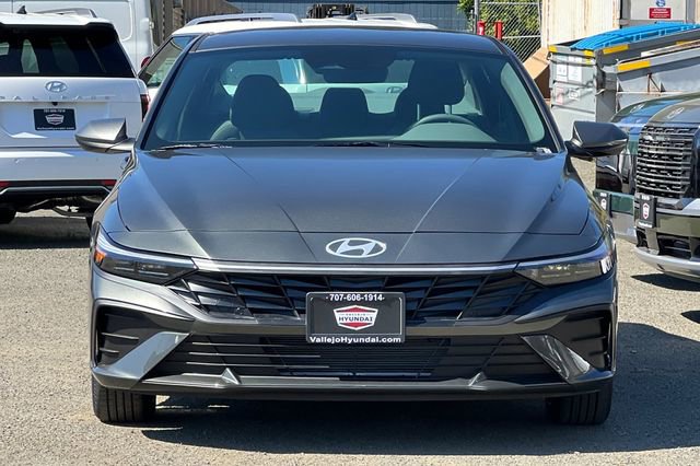 New 2026 Hyundai Elantra SE image 3