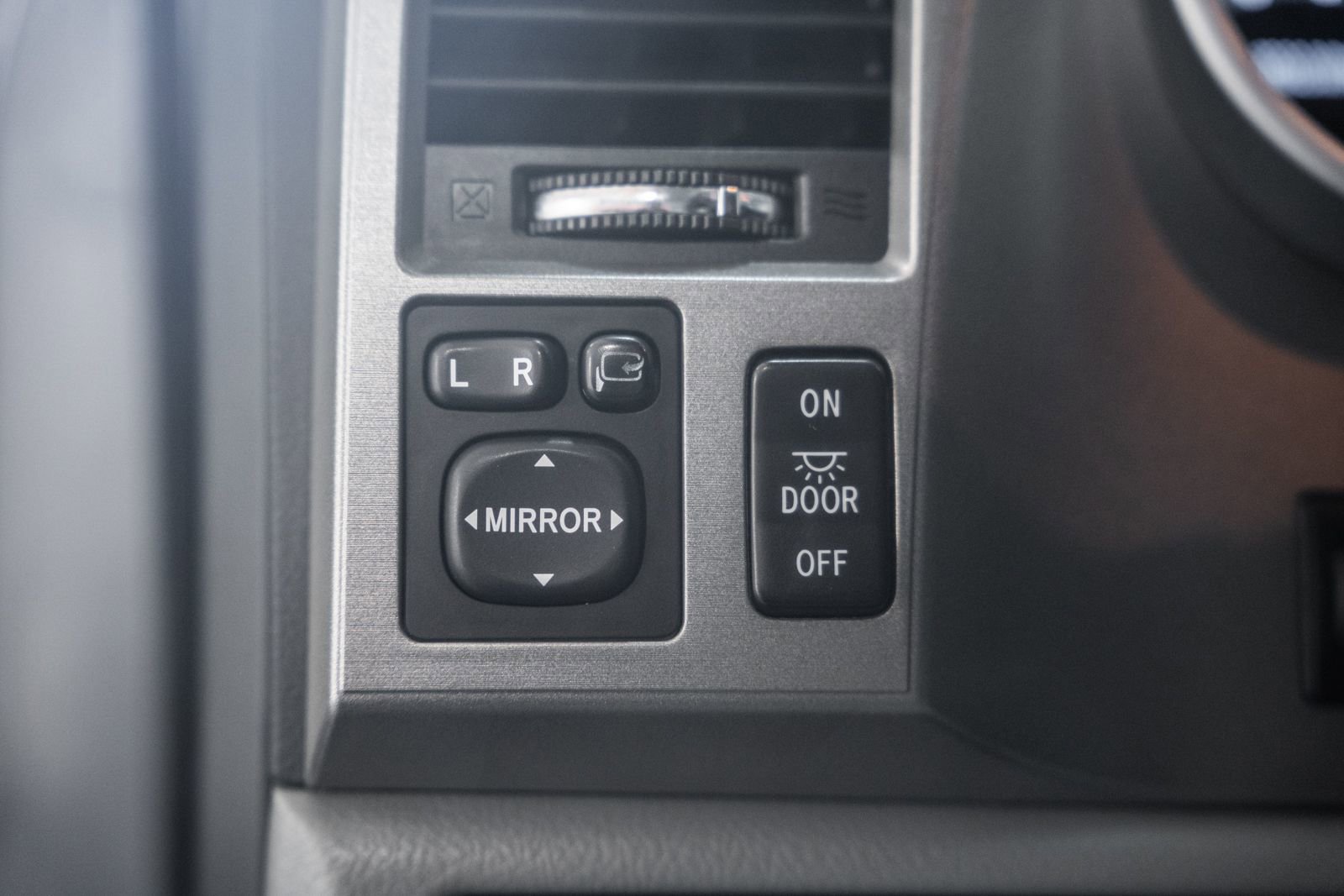 Used 2015 Toyota Sequoia Limited image 51