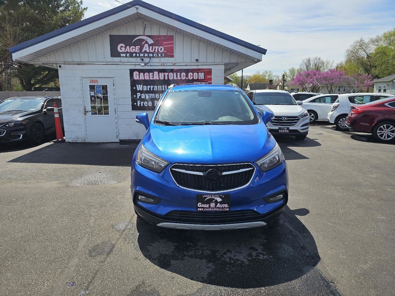 Used 2018 Buick Encore Sport Touring image 2