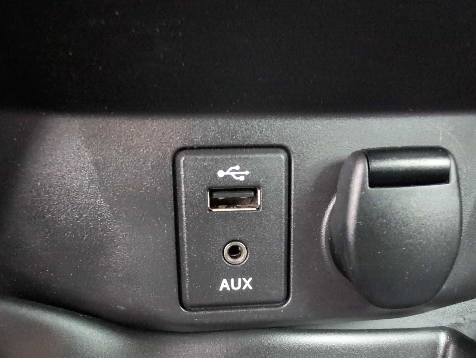 Used 2015 Nissan Rogue SL image 31