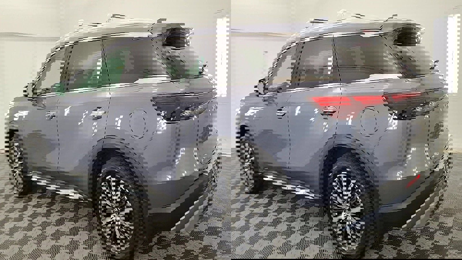 Used 2023 INFINITI QX60 Sensory w/ Cargo Package image 2