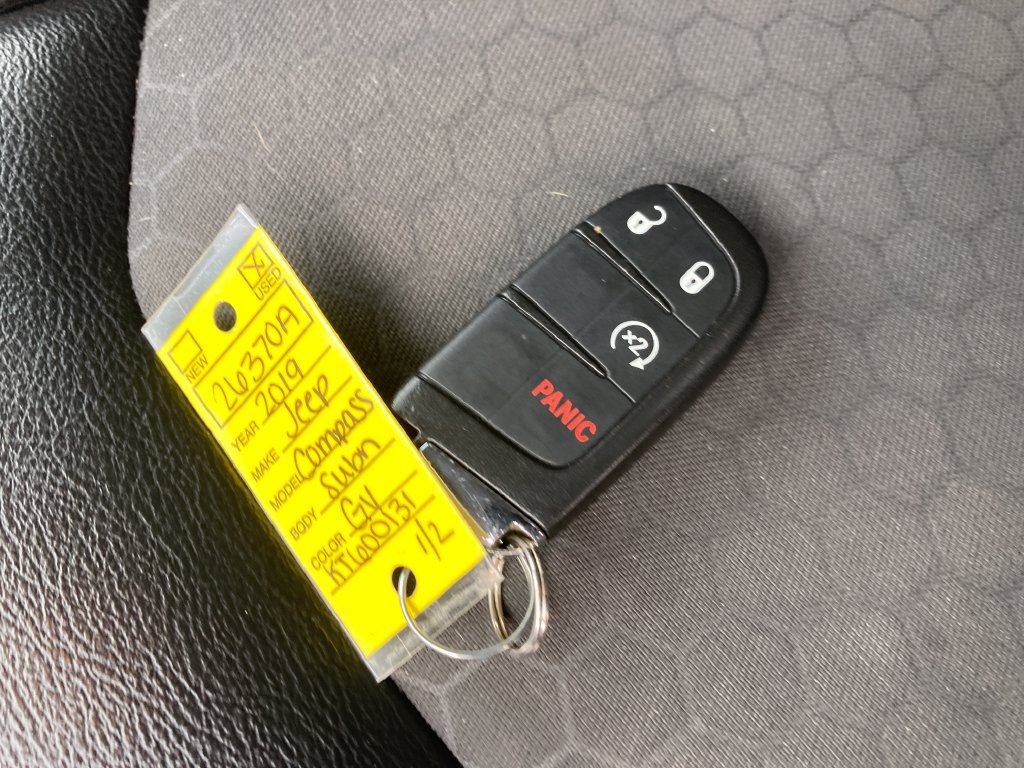Used 2019 Jeep Compass Latitude w/ Cold Weather Group AWD/4WD image 36