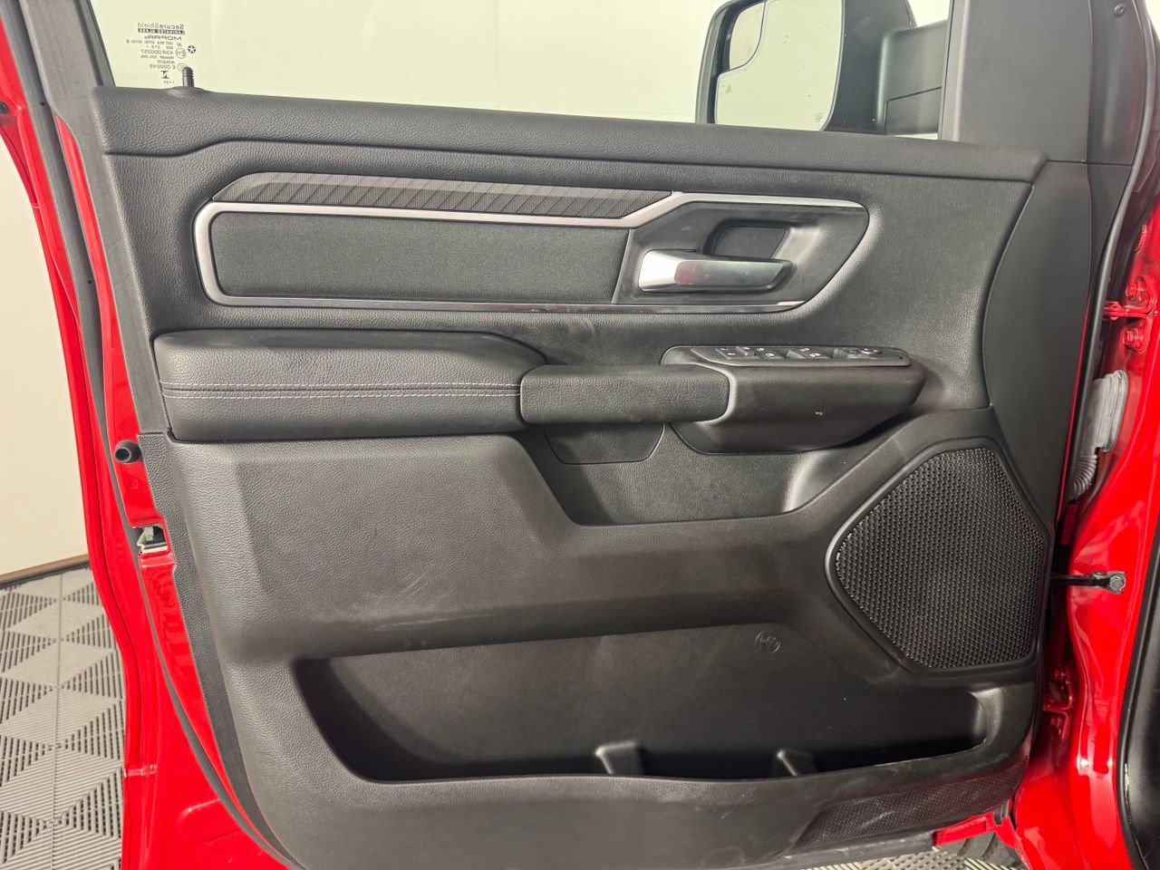 Used 2025 RAM 1500 Big Horn AWD/4WD image 9