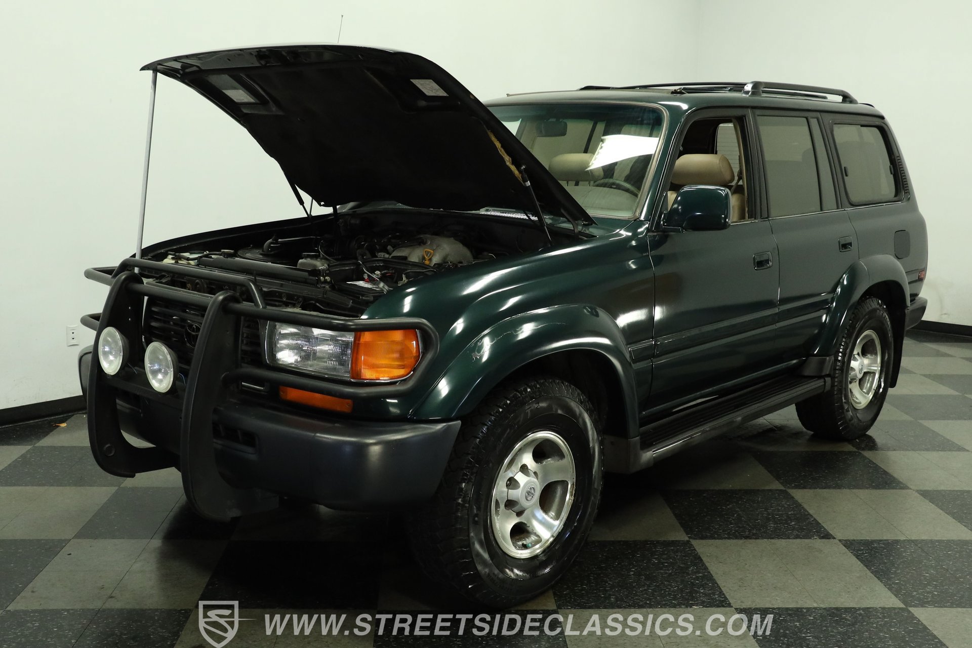 Used 1997 Toyota Land Cruiser w/ Collector's Edition Pkg AWD/4WD image 30