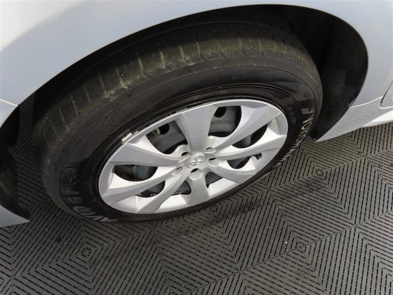 Used 2025 Toyota Corolla LE AWD/4WD image 8