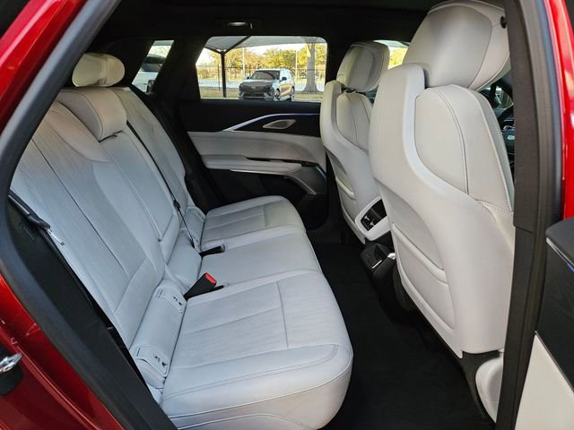 Certified 2024 Cadillac Lyriq Luxury image 24