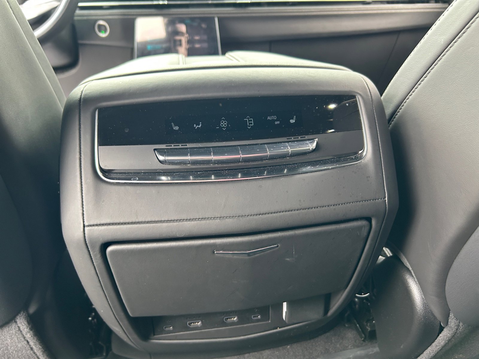 Used 2025 Cadillac Escalade ESV Sport Platinum w/ LPO, Floor Liner Package image 32