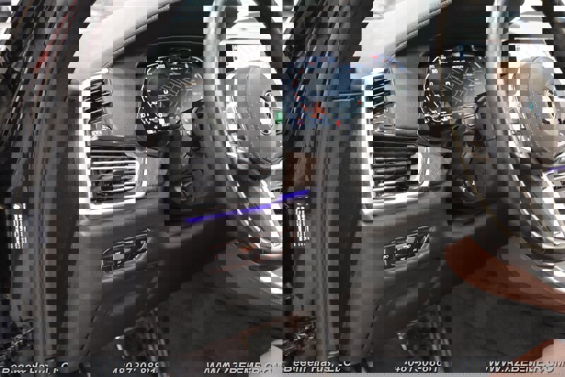 Used 2021 BMW X5 M50i w/ Executive Package image 28