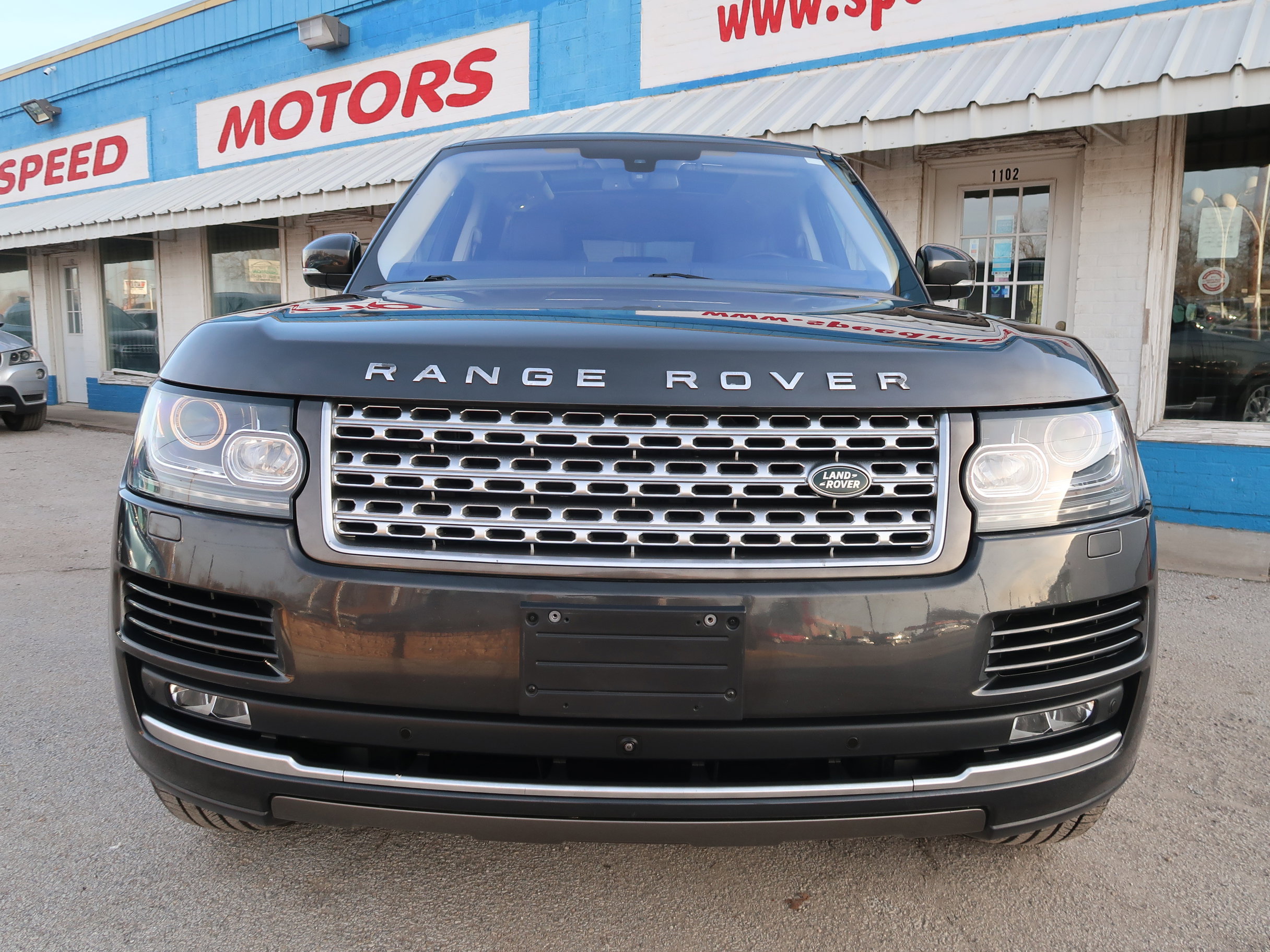 Used 2016 Land Rover Range Rover HSE image 9