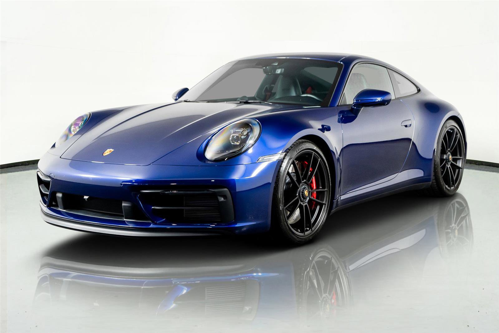 Used 2024 Porsche 911 Carrera GTS w/ Premium Package RWD image 21