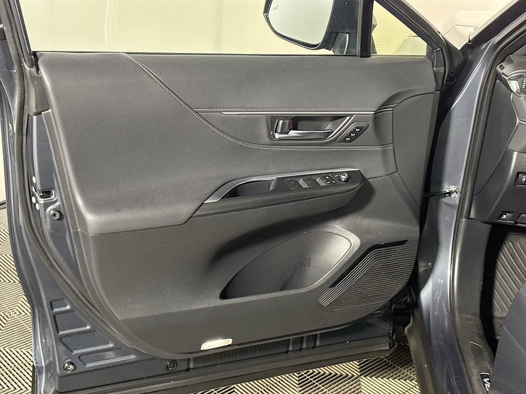 Used 2023 Toyota Venza XLE AWD/4WD image 10
