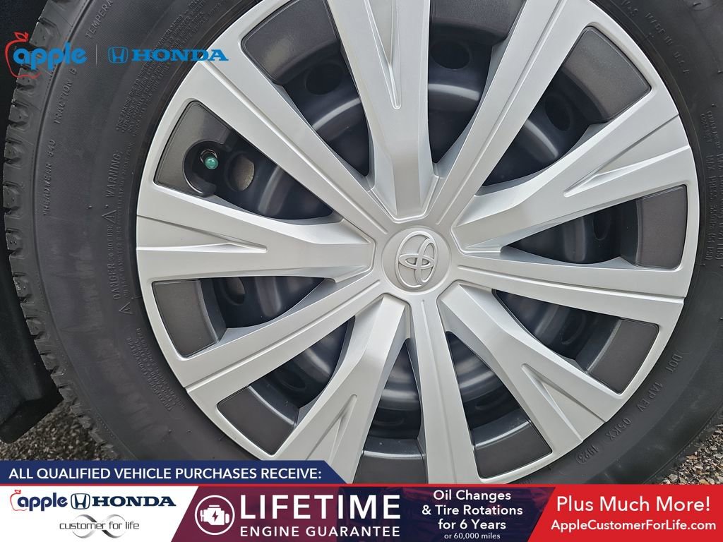 Used 2019 Toyota Camry LE image 24