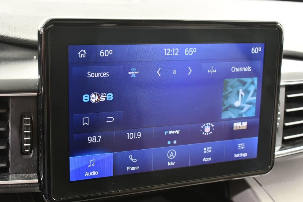 Used 2022 Ford Explorer XLT w/ Equipment Group 202A AWD/4WD image 29