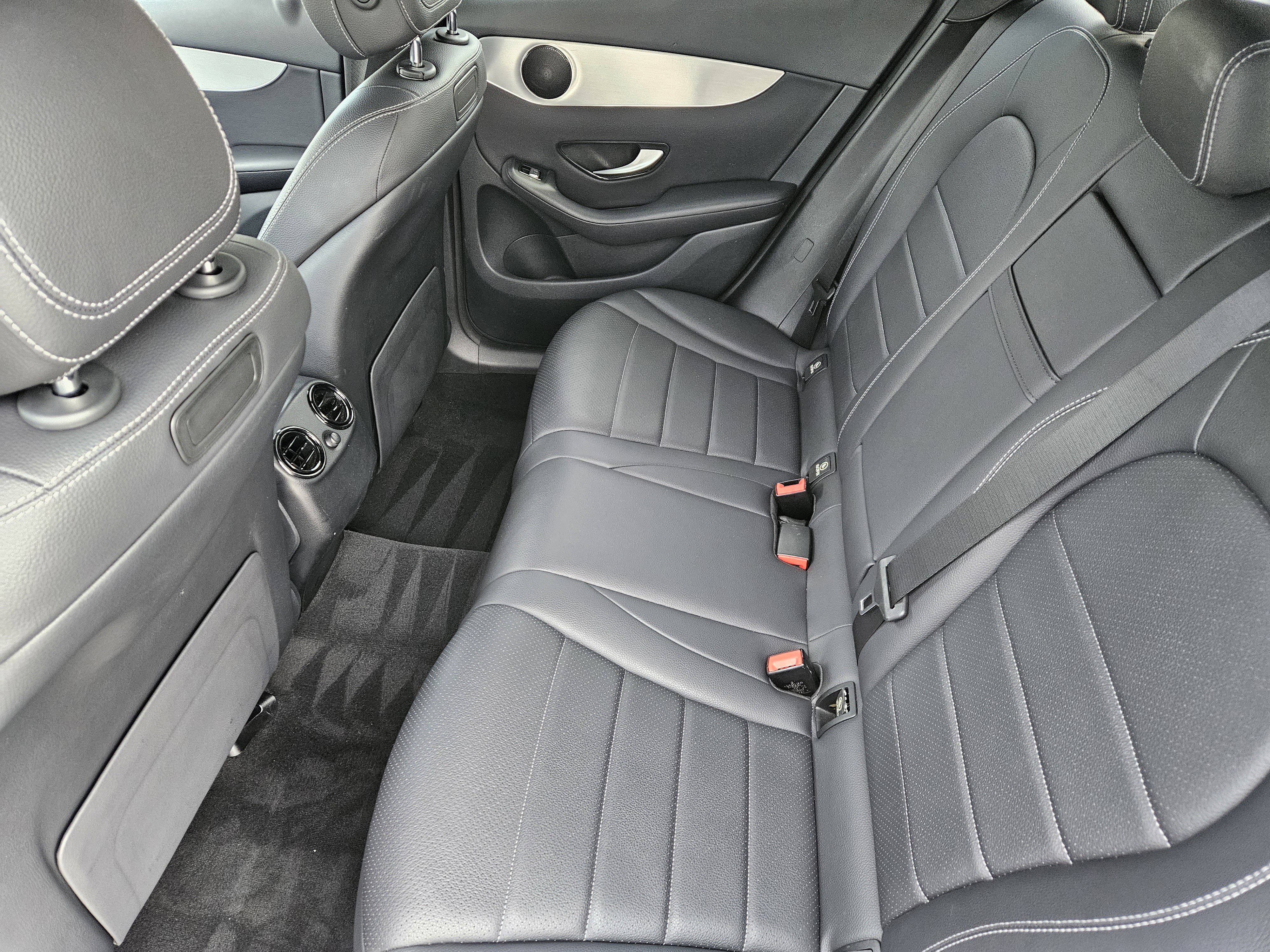 Used 2019 Mercedes-Benz GLC 300 image 29