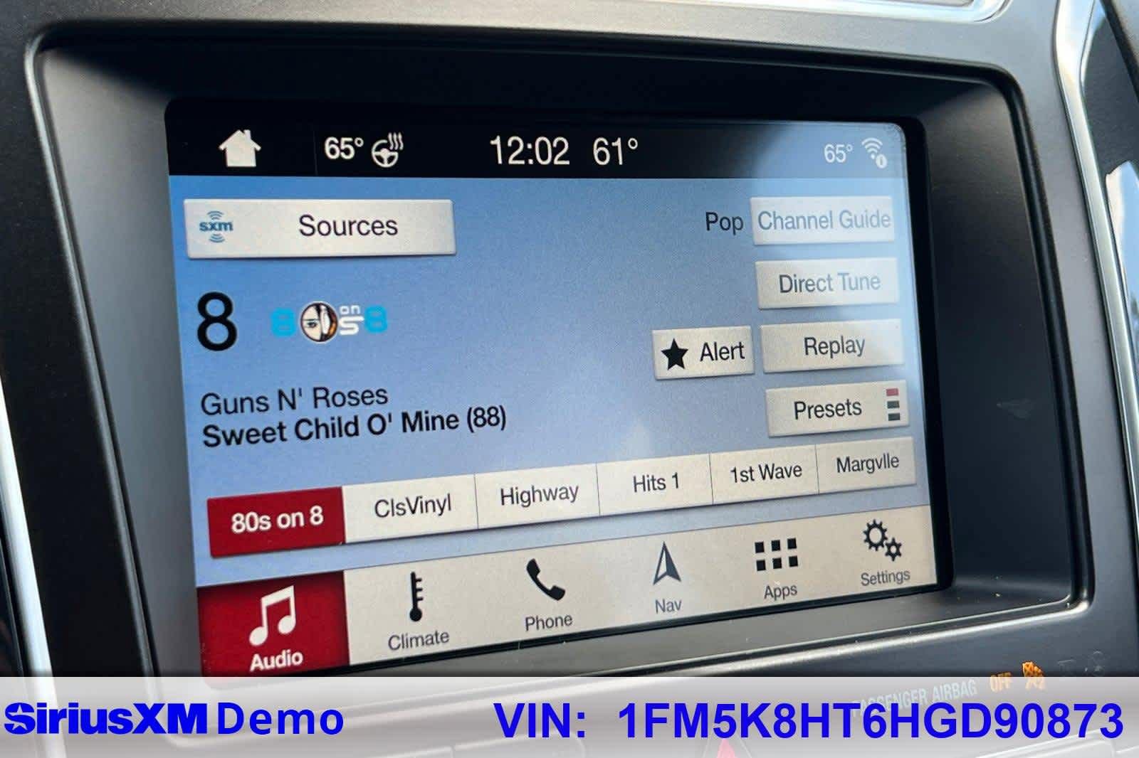 Used 2017 Ford Explorer Platinum image 28