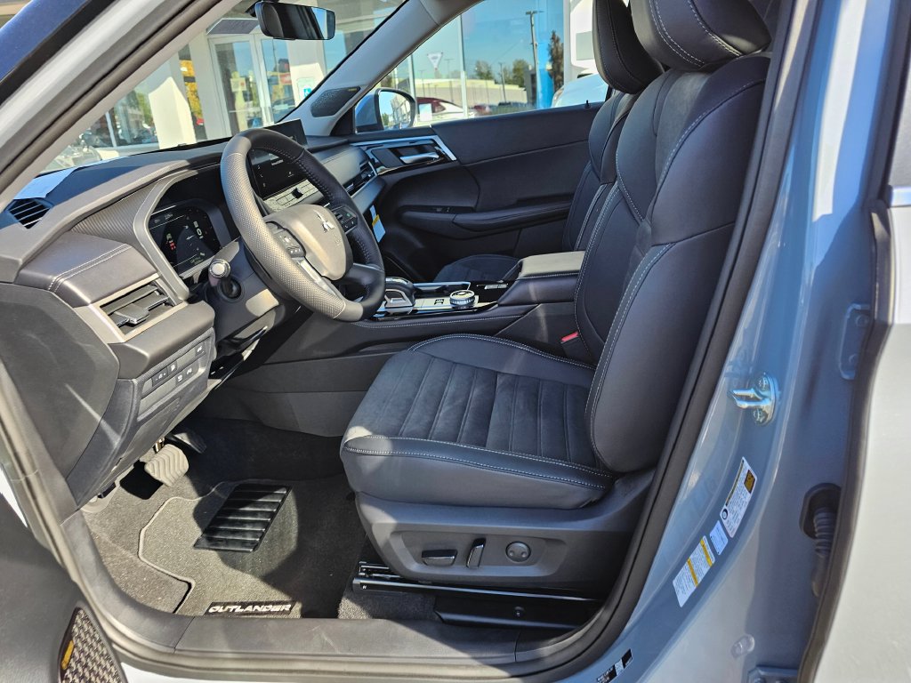 New 2026 Mitsubishi Outlander SE AWD/4WD image 16