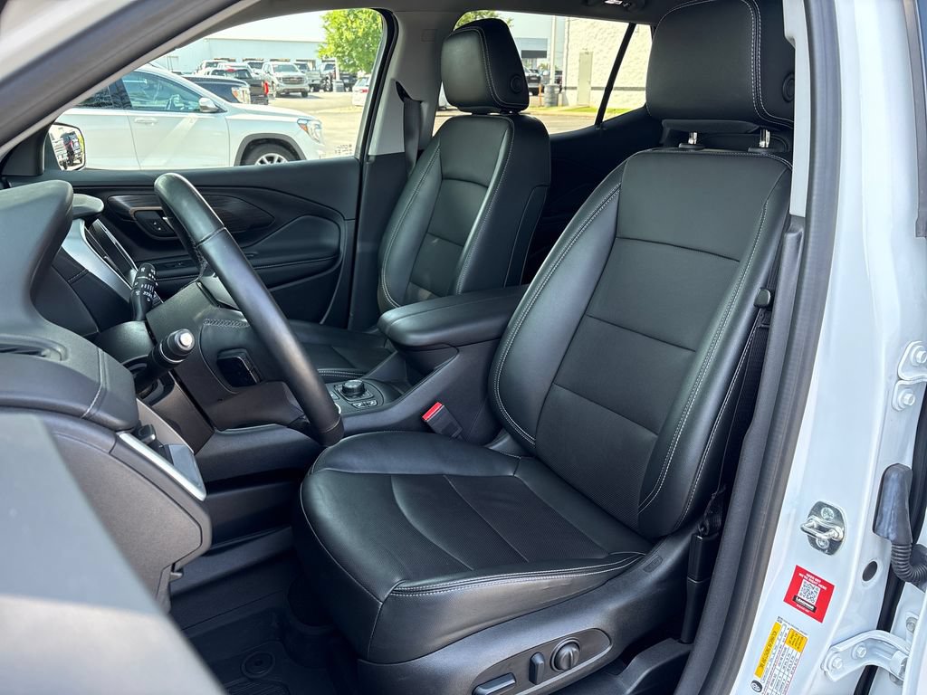 Used 2024 GMC Terrain SLT w/ Infotainment Package II AWD/4WD image 17