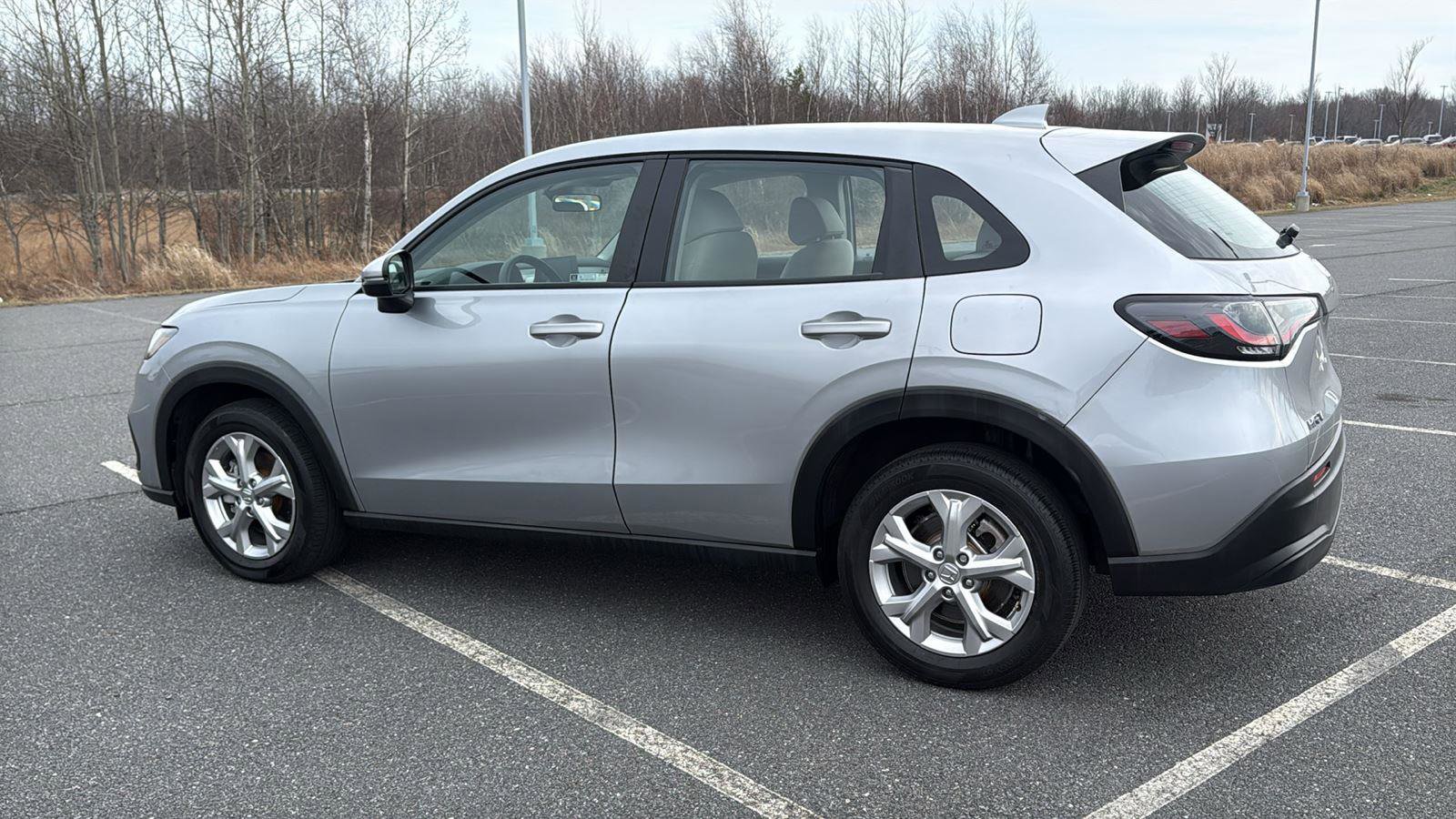 Used 2023 Honda HR-V LX image 11