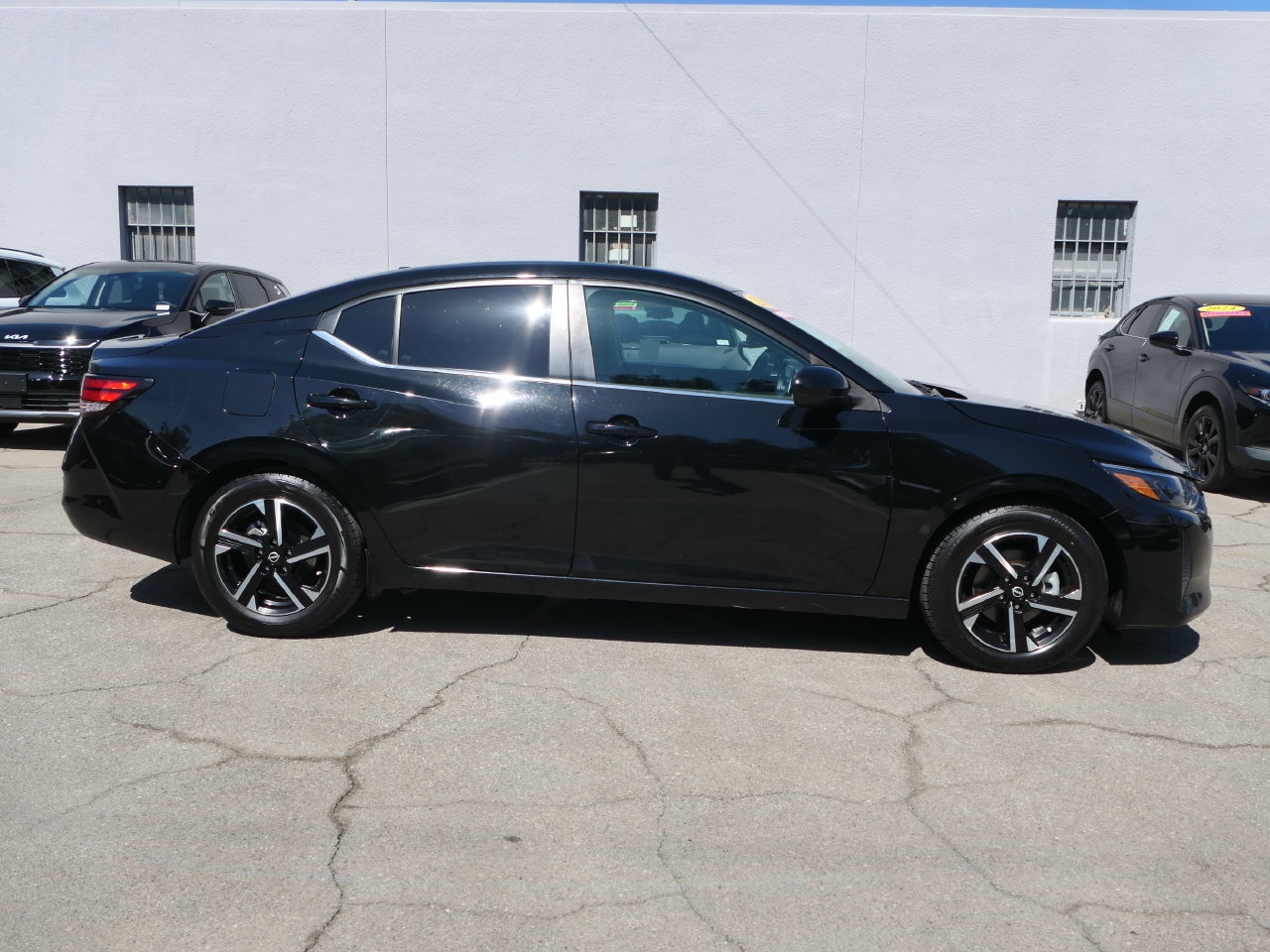 Used 2024 Nissan Sentra SV FWD image 2