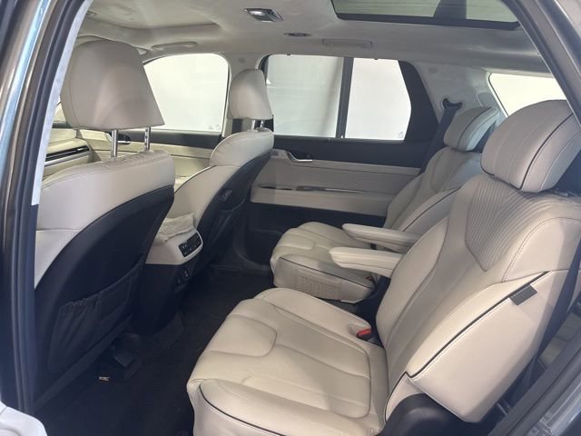 Used 2023 Hyundai Palisade Calligraphy image 19