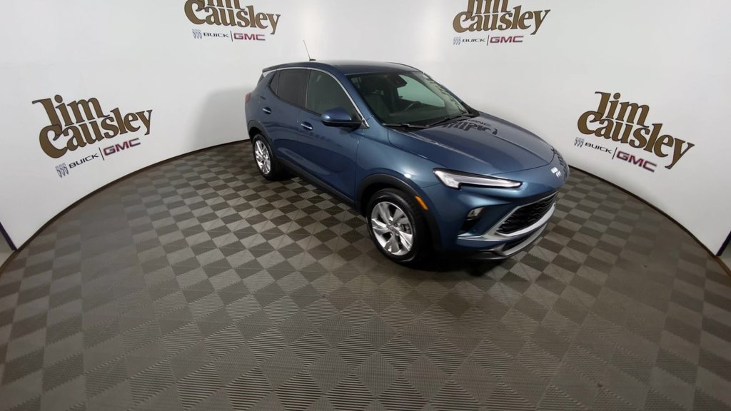 Certified 2024 Buick Encore GX Preferred w/ Comfort Package FWD image 2