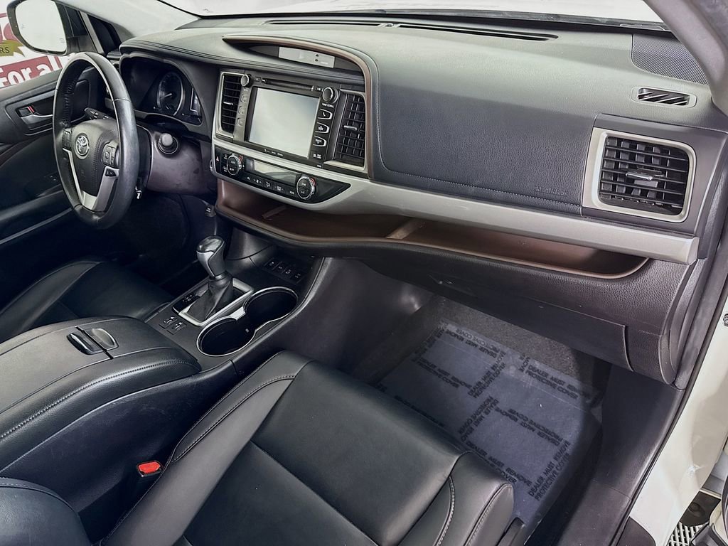 Certified 2019 Toyota Highlander XLE image 33