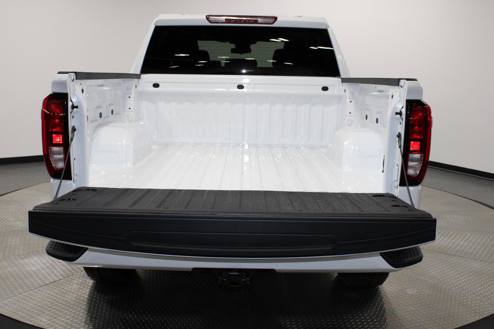 New 2025 GMC Sierra 1500 Elevation image 13