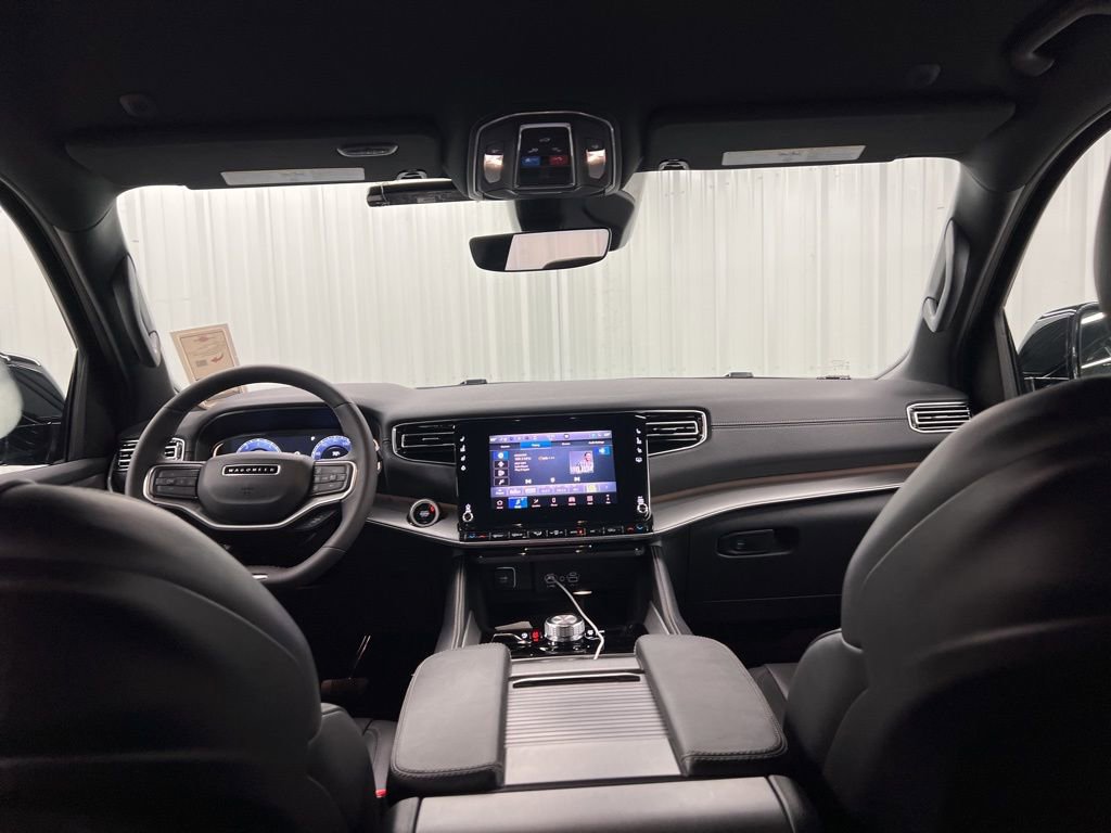 Used 2025 Jeep Wagoneer Series II image 17