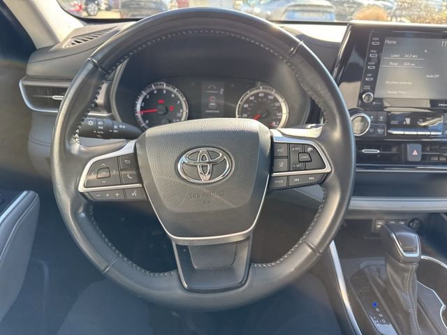 Used 2022 Toyota Highlander LE image 14