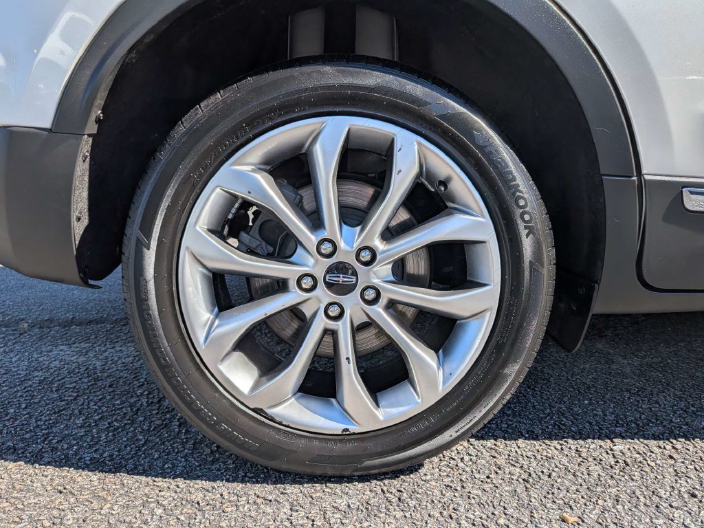 Used 2019 Lincoln MKC Select w/ Select Plus Package FWD image 11