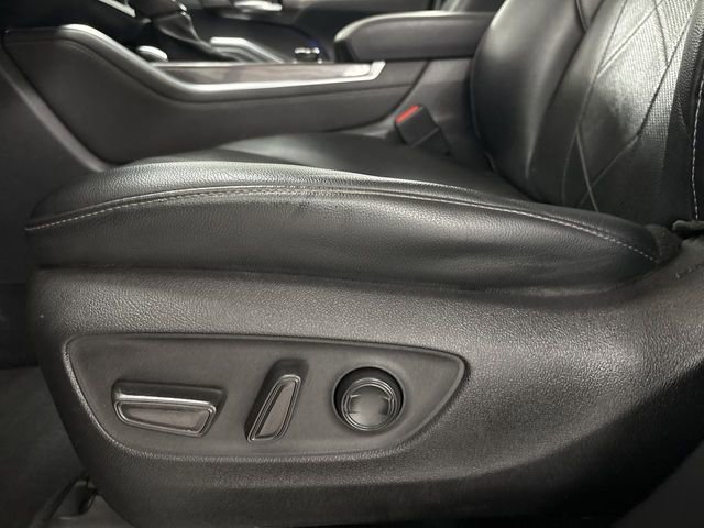 Used 2021 Toyota Highlander Platinum image 5