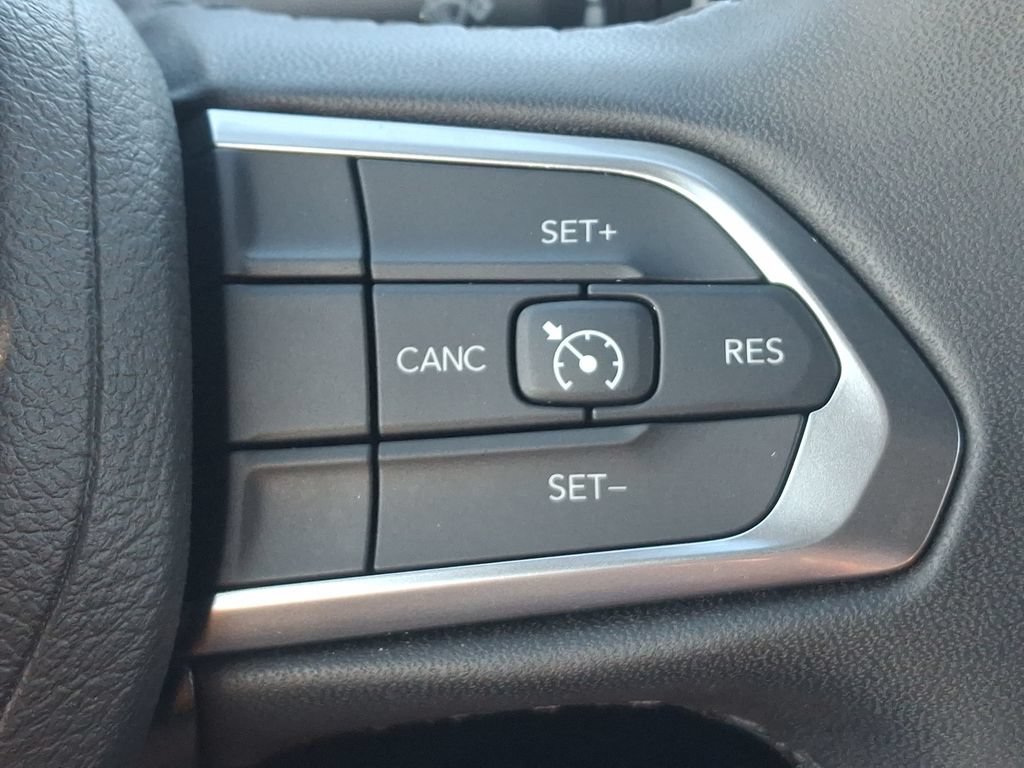 Used 2024 Jeep Compass Latitude AWD/4WD image 22