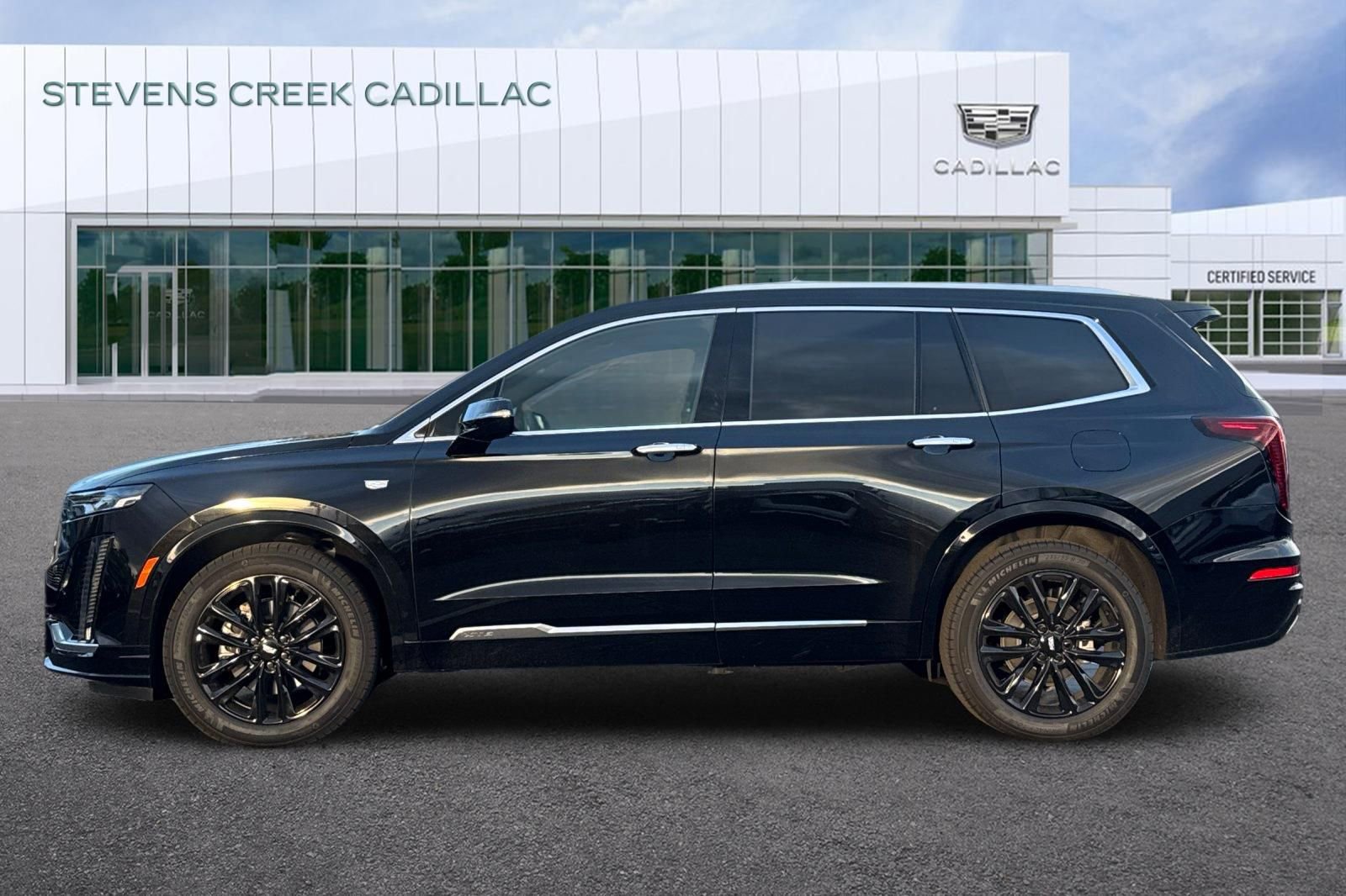 Used 2025 Cadillac XT6 Luxury image 6