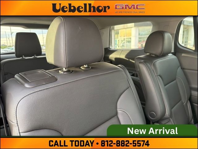 Used 2023 GMC Acadia SLT w/ Preferred Package image 5