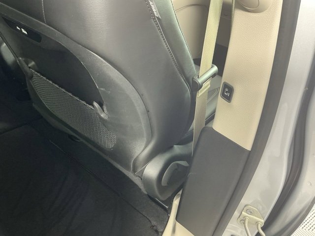 Used 2024 Chrysler Pacifica Touring-L image 11