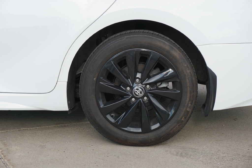 Used 2024 Toyota Camry SE FWD image 9