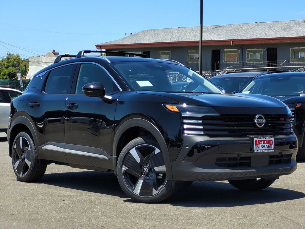 New 2025 Nissan Kicks SR FWD image 2