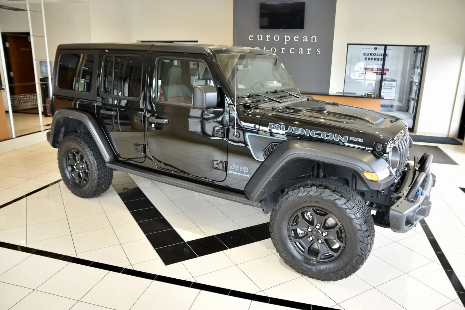 Used 2023 Jeep Wrangler Unlimited Rubicon 4xe AWD/4WD image 7