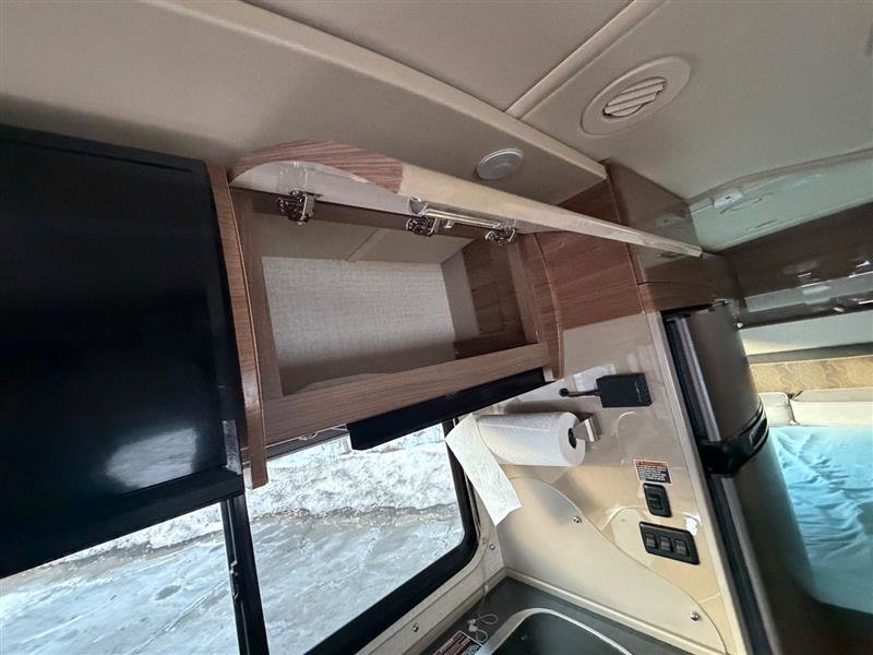 Used 2015 Mercedes-Benz Sprinter 3500 image 34