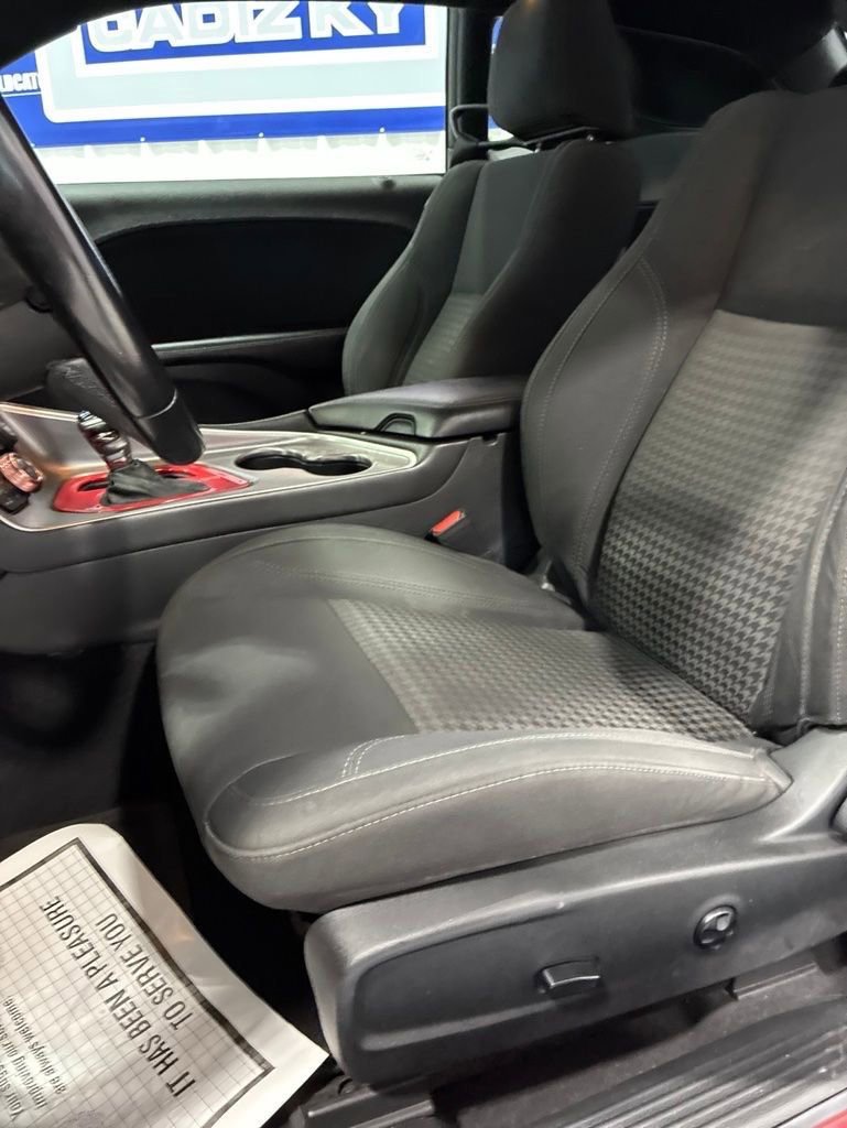 Used 2019 Dodge Challenger SXT RWD image 18